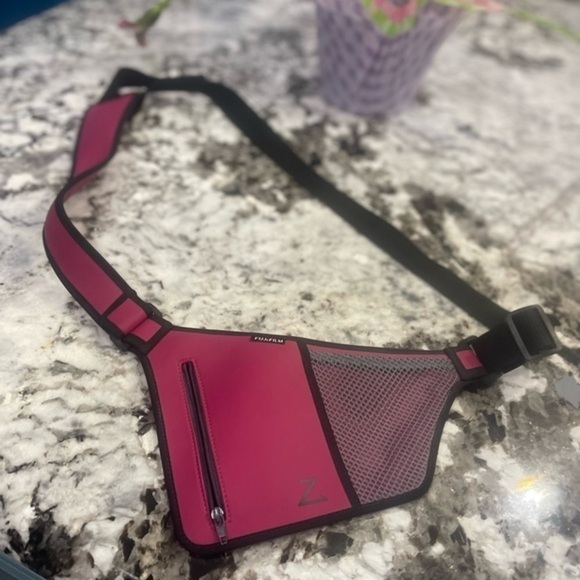 FujiFilm Crossbody Purse woman’s - Picture 2 of 11